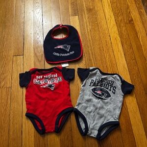 Patriots Baby Bib and Bodysuit Set - Red and Gray, 6-9 months